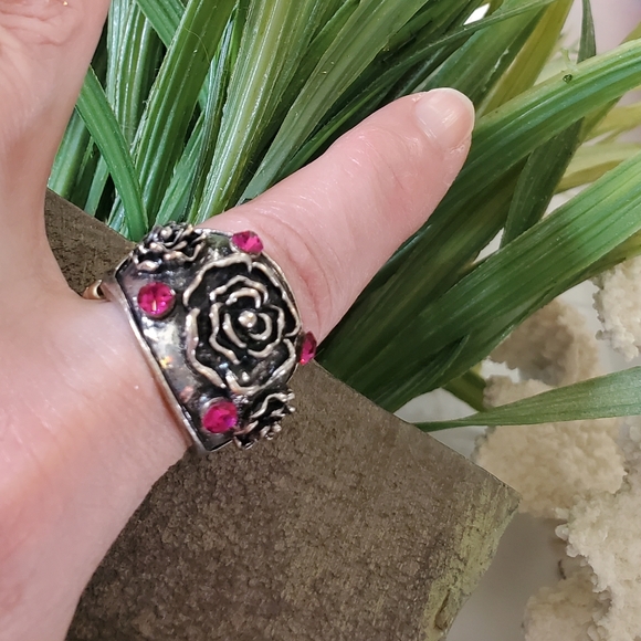 Flower Silver Tone Stretch Ring with Fuchsia Pink Stones 💥3 for $24💥 - Picture 15 of 16